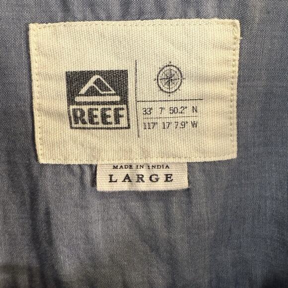 Reef Men’s Casual Button Down Shirt Gray Pocket‎ Accent 100% Cotton L Summer - Picture 3 of 7